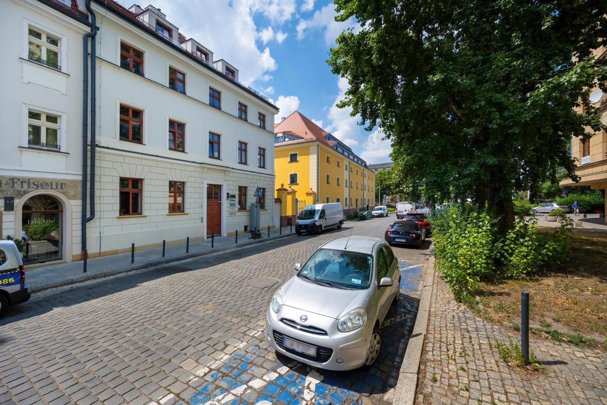 Elegancki Apartament Z Parkingiem Blisko Starego Miasta By Noclegi Renters Вроцлав Экстерьер фото