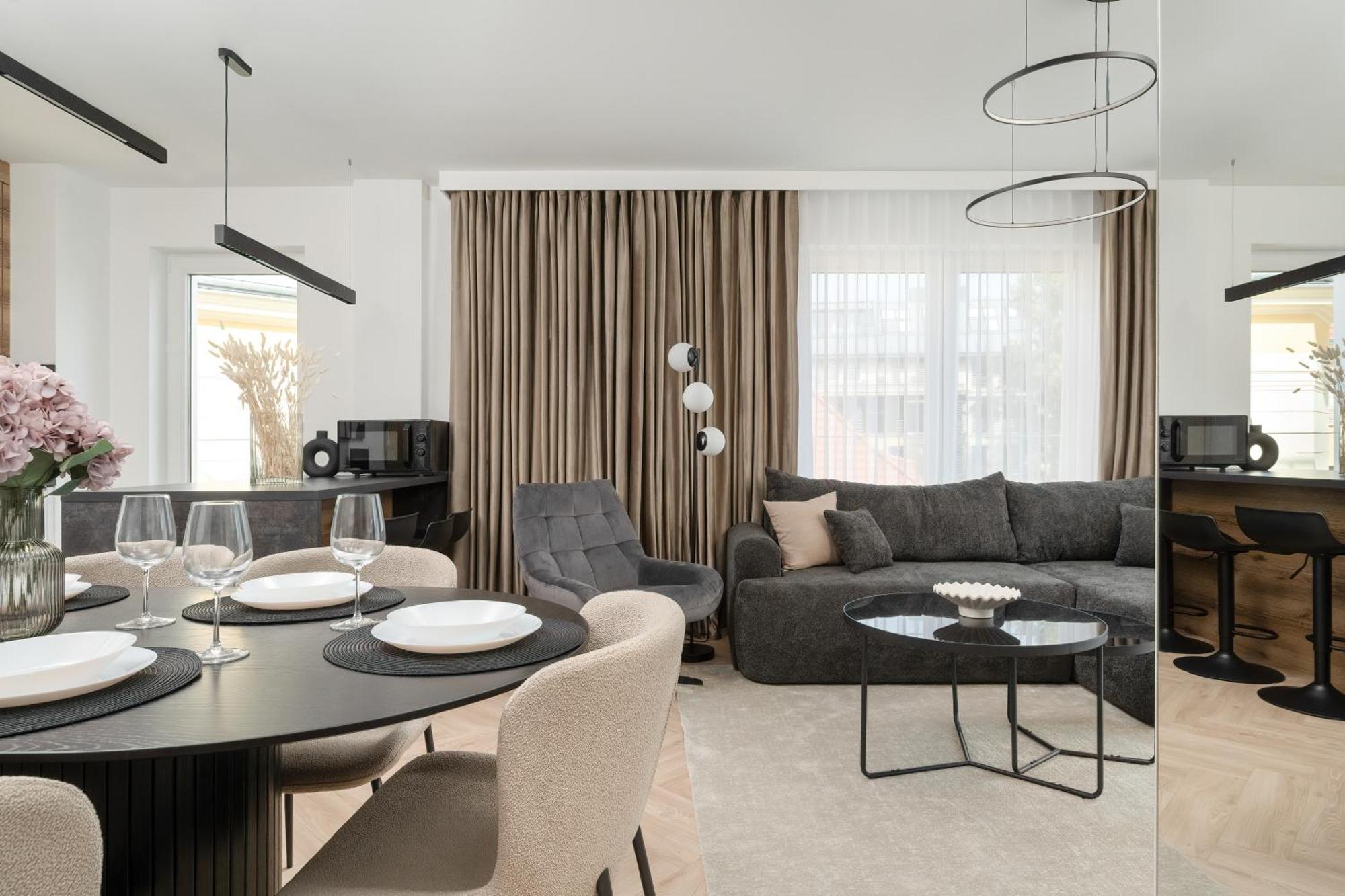 Elegancki Apartament Z Parkingiem Blisko Starego Miasta By Noclegi Renters Вроцлав Экстерьер фото